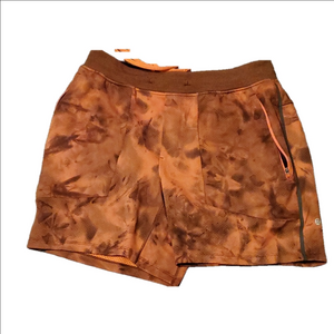 #95  Lululemon mens shorts size L m27.